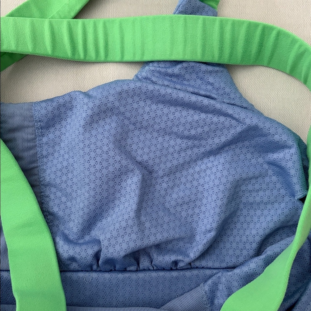 Patagonia Women's Light Blue Top Innerspace Fitness Workout Tank Top size Small - Picture 8 of 13